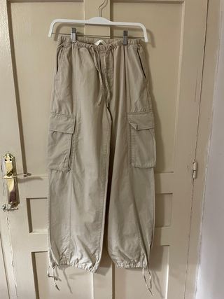 Pantalones cargo H&M beige