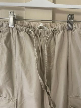 Pantalones cargo H&M beige