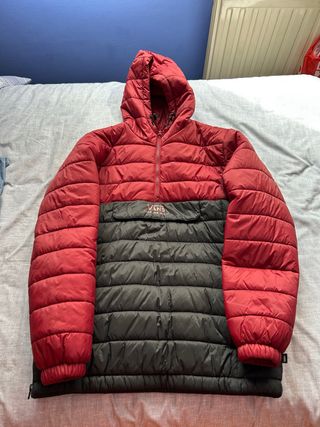 Abrigo Vans Negro y Rojo Talla M