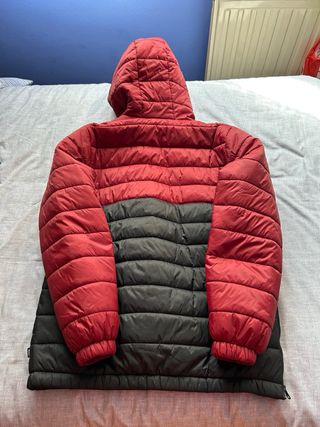 Abrigo Vans Negro y Rojo Talla M