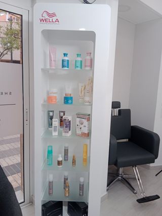 Mobiliario Peluquería Wella