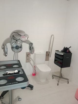 Mobiliario Peluquería Wella