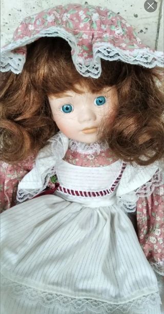 Coppia di bambole in porcellana