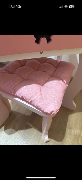 Tocador de madera para niña
