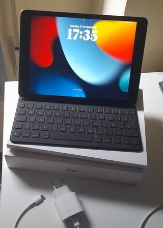 IPad 9ª Generación 64 GB Wi-Fi + Teclado + Cargado