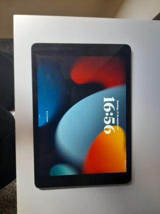 IPad 9ª Generación 64 GB Wi-Fi + Teclado + Cargado