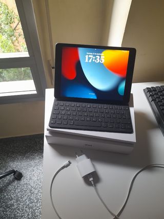 IPad 9ª Generación 64 GB Wi-Fi + Teclado + Cargado