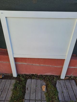 Cabecero de cama blanco de madera