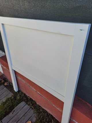 Cabecero de cama blanco de madera