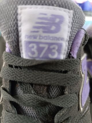 New Balance 373 Talla 36 Gris/Morado