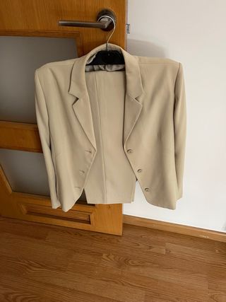 Traje de chaqueta beige