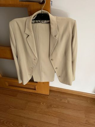 Traje de chaqueta beige