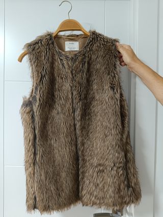 Chaleco pelitos Bershka