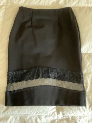 Gonna nera con fascia pizzo e tulle