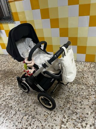 Silleta Bugaboo con capazo y bolso