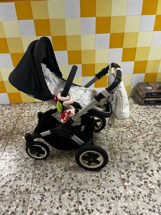 Silleta Bugaboo con capazo y bolso