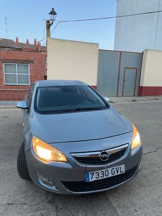 Opel Astra 2010