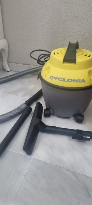 Aspiradora Cyclonia Sólidos y Líquidos