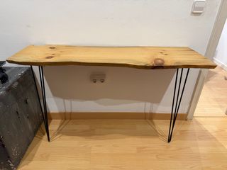 Mesa Escritorio madera con 2 patas de metal