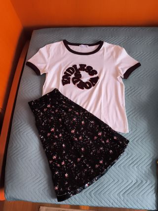 Conjunto Falda y Camiseta Chica