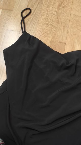Top negro escote cowl