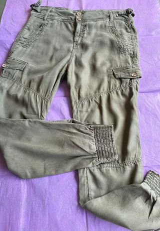 Pantalones cargo Zara verde militar