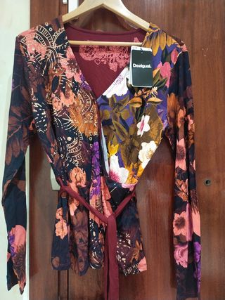 Camiseta Desigual Talla XL Nueva con Etiqueta