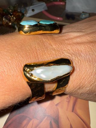 Brazalete Perla Barroca y Amazonita Natural 18k