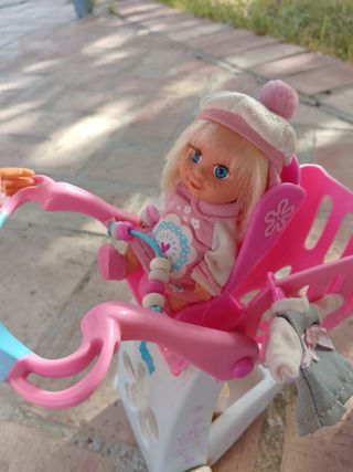 Nancy y bebé en carrito de la compra