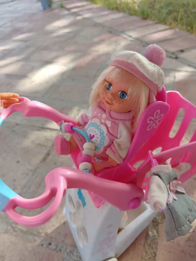 Nancy y bebé en carrito de la compra