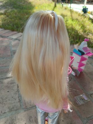 Nancy y bebé en carrito de la compra