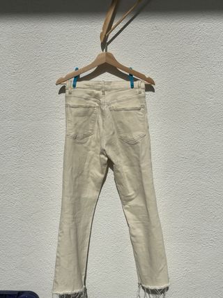 Pantalón vaquero beige nuevo
