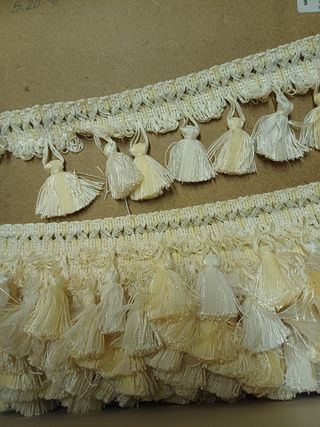 Flecos borlas con cinta organza