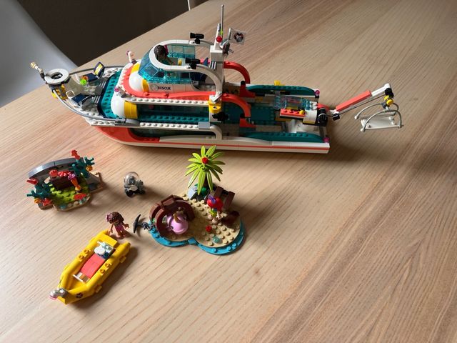 Nave di salvataggio Lego Friends 41381
