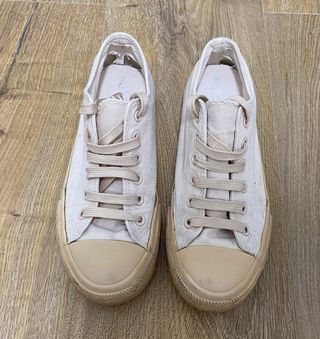 Zapatillas Oh Girl Beige y Blancas
