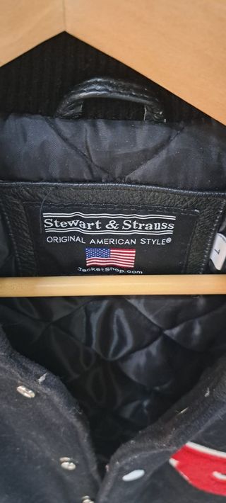 Baseballera USA Negra y Blanca. Forrada mangas Cue