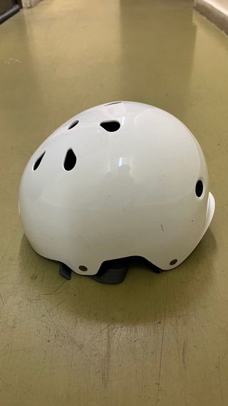 Casco blanco para niño