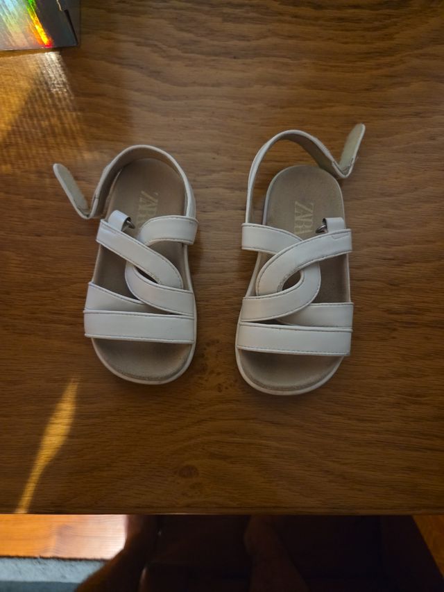 Sandalias Zara Niña Blancas
