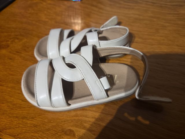 Sandalias Zara Niña Blancas