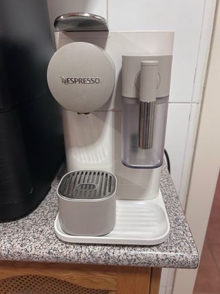 Cafetera Nespresso Lattissima 