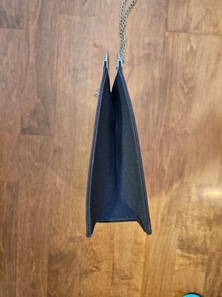 Bolso de fiesta negro y plateado