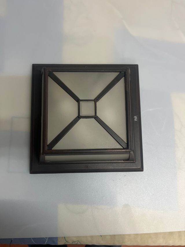 Soffitto esterno in metallo e policarbonato