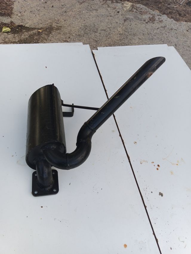 Tubo de escape silenciador