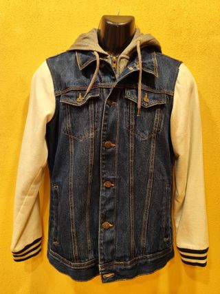 Cazadora vaquera Pull&Bear con capucha