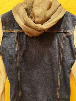 Cazadora vaquera Pull&Bear con capucha