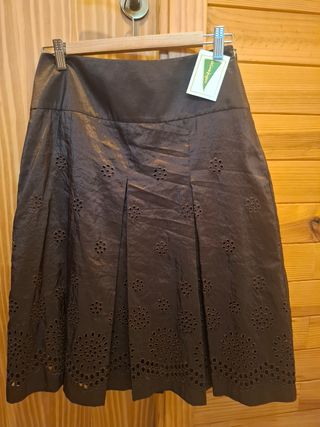 Falda de corte midi 