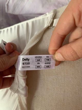 Corsé blanco vintage con ligueros