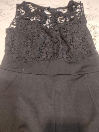 Vestido-mono negro encaje