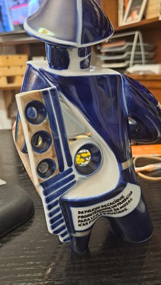 Figura Sargadelos Músico Pandeiro