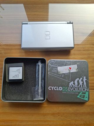Nintendo DS Lite Plata + CycloDS Evolution